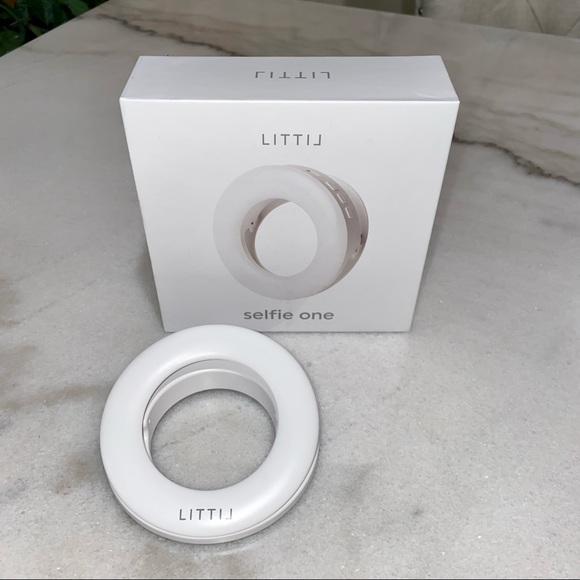 Littil Selfie One Rechargeable Ring Light Clip-On for iPhone, Laptop, Etc. - Picture 6 of 16
